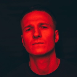 Исполнитель: DOVI