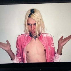 Исполнитель: L0VER