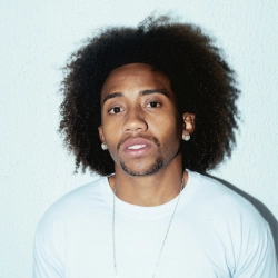 Mc Menor Do Alvorada