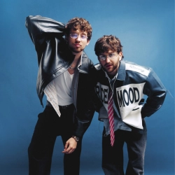 Исполнитель: MOLODI